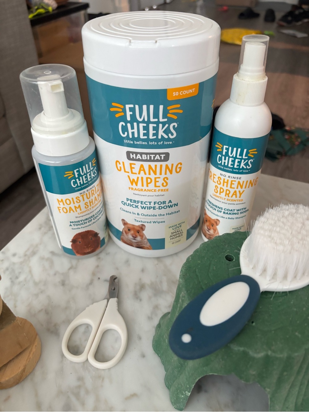 moisturizing foam shampoo + cleaning wipes bundle w/ nail clipper and brush FREE